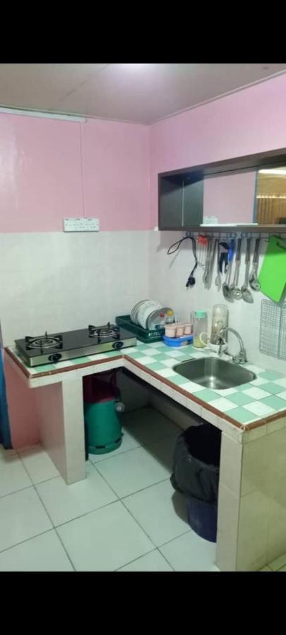 Mak Homestay Upstairs With 5 Bedrooms Kampong Kundassan Buitenkant foto